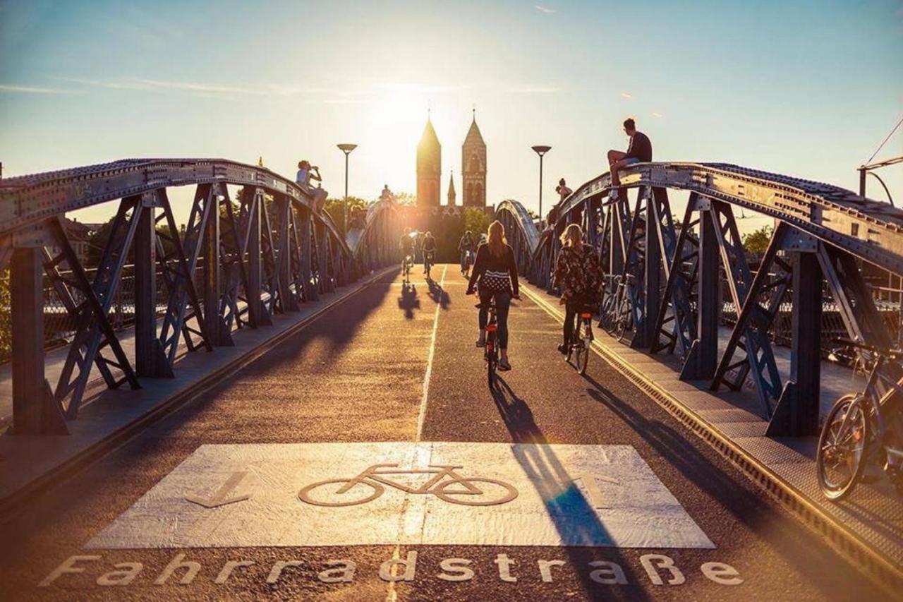 City Lux Apartment in der Stadt Freiburg im Breisgau Buitenkant foto